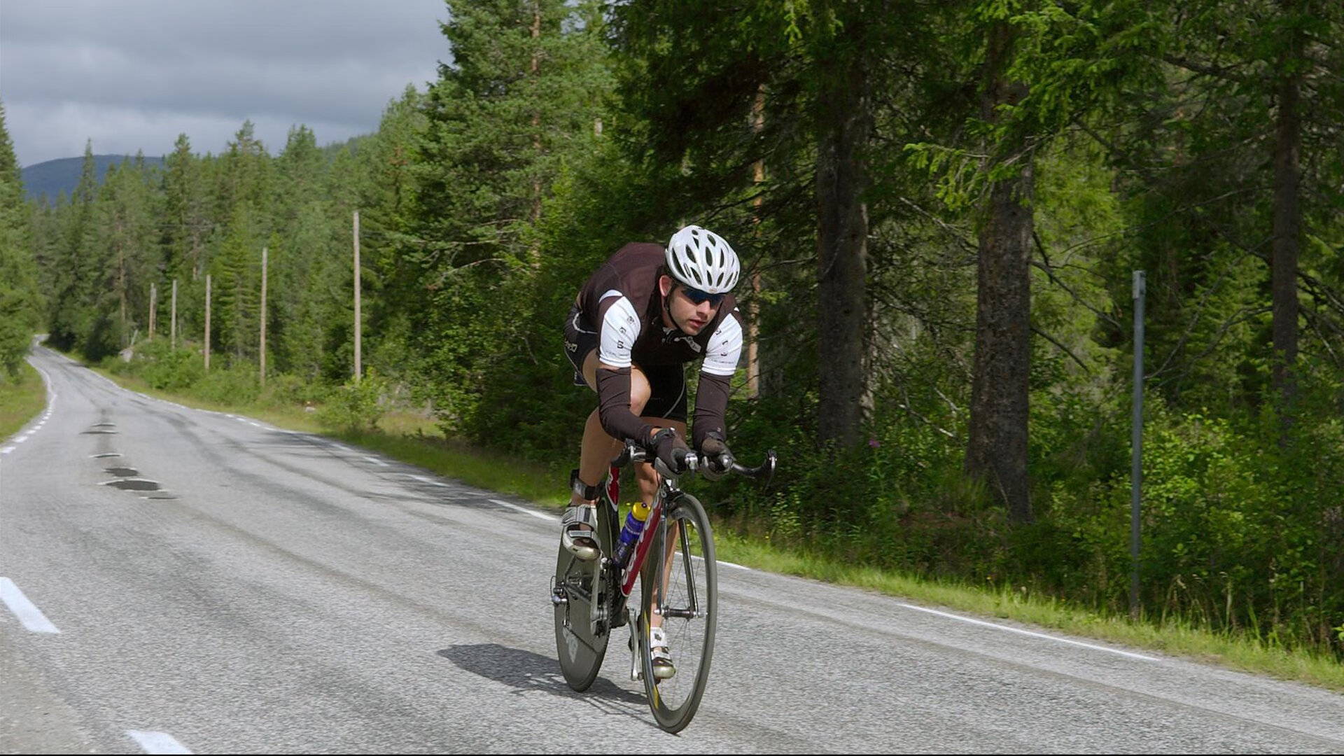 中国男篮提升协同作战解决单点突破问题,中国男篮对抗