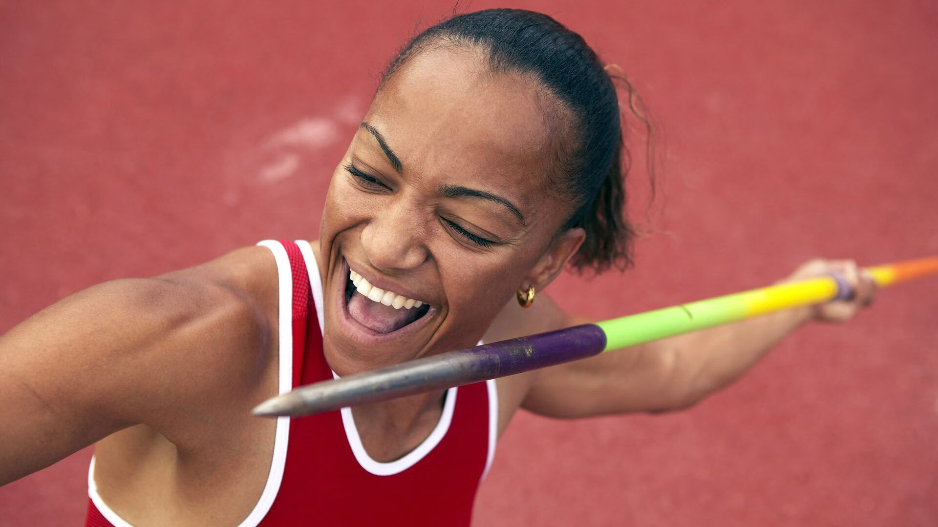 凯恩独秀的赛场风骨：乌尊与格林伍德拼劲十足，其余人默默无闻的背后力量